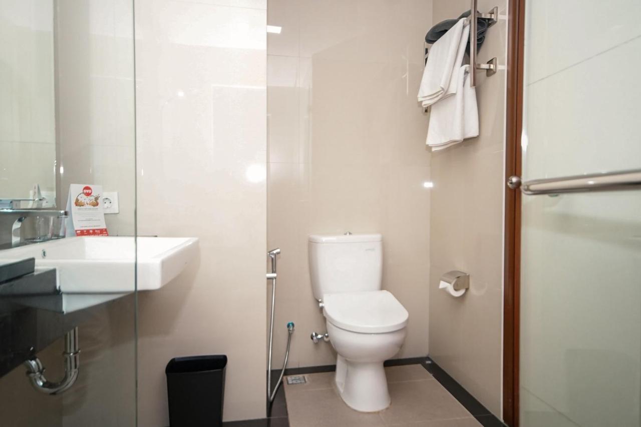 Airish Hotel Palembang Exterior photo