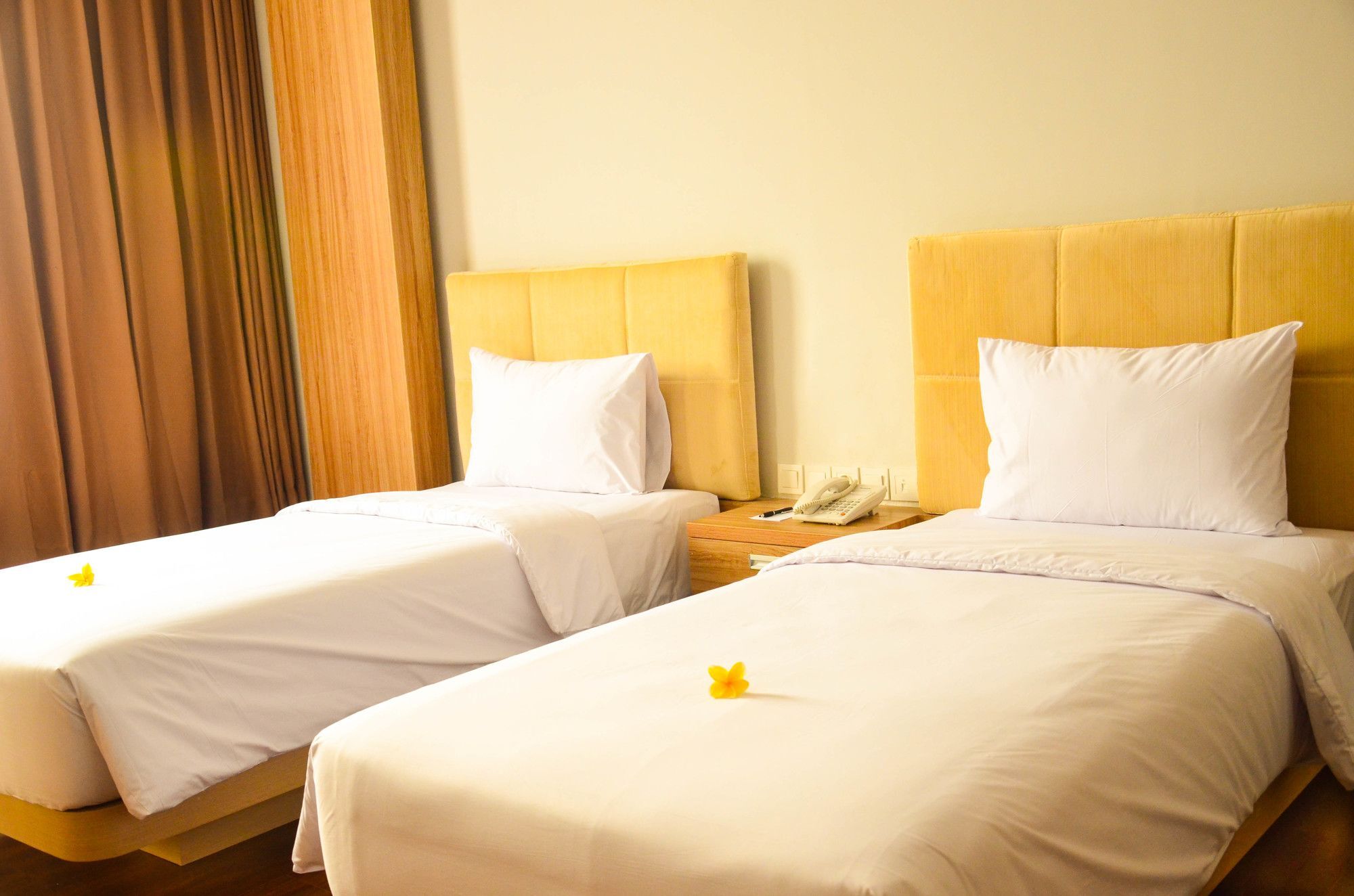 Airish Hotel Palembang Exterior photo
