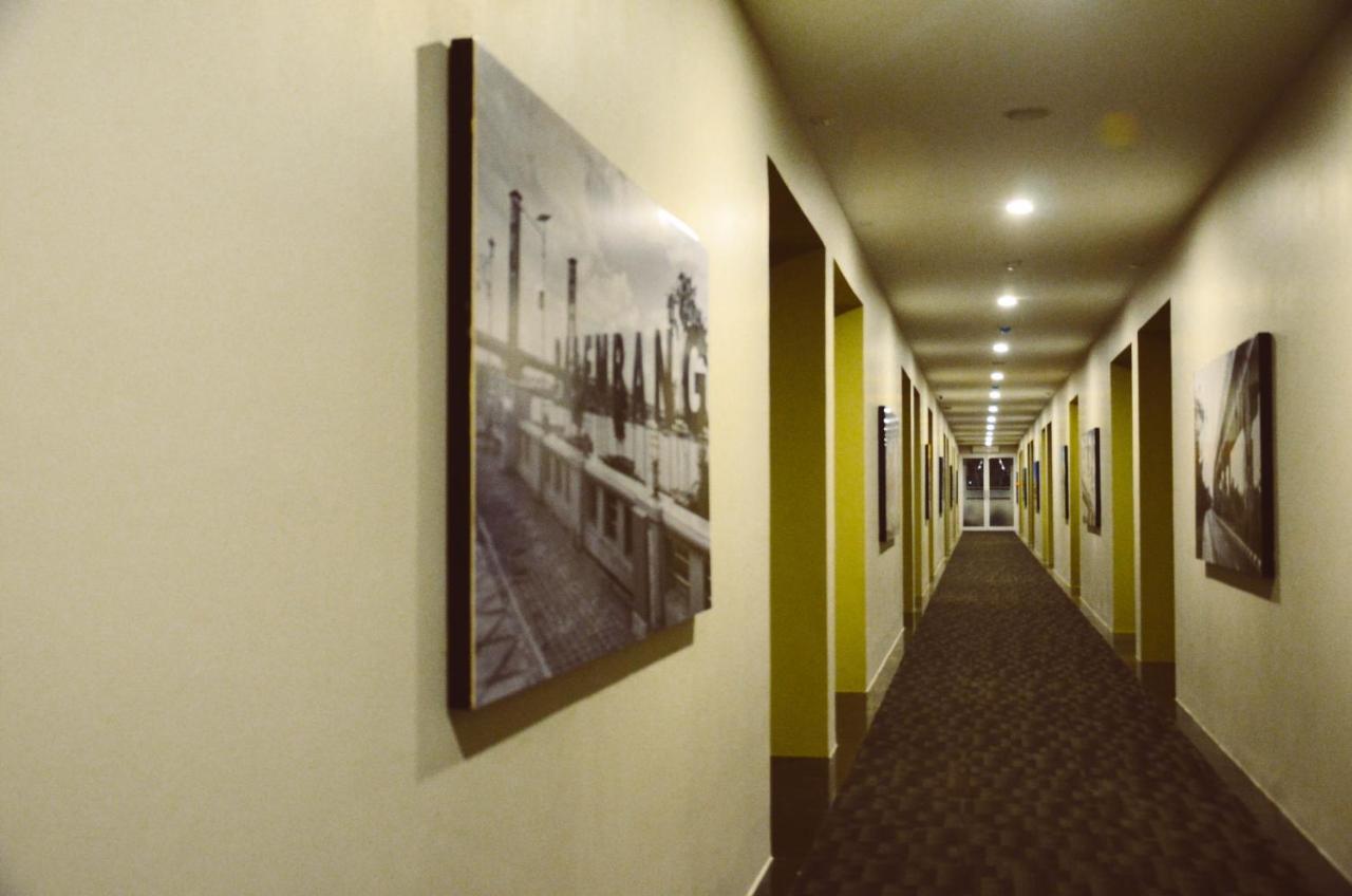 Airish Hotel Palembang Exterior photo