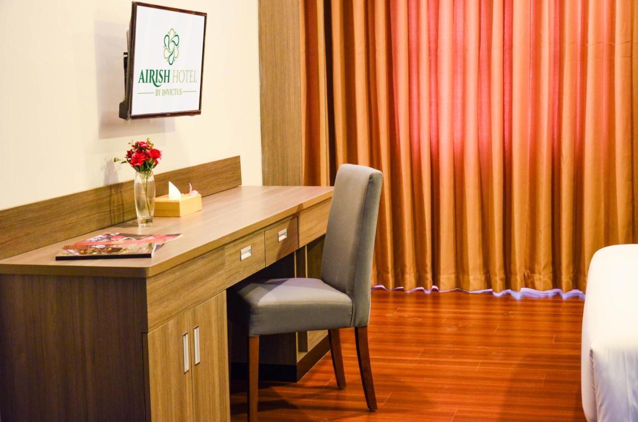 Airish Hotel Palembang Exterior photo